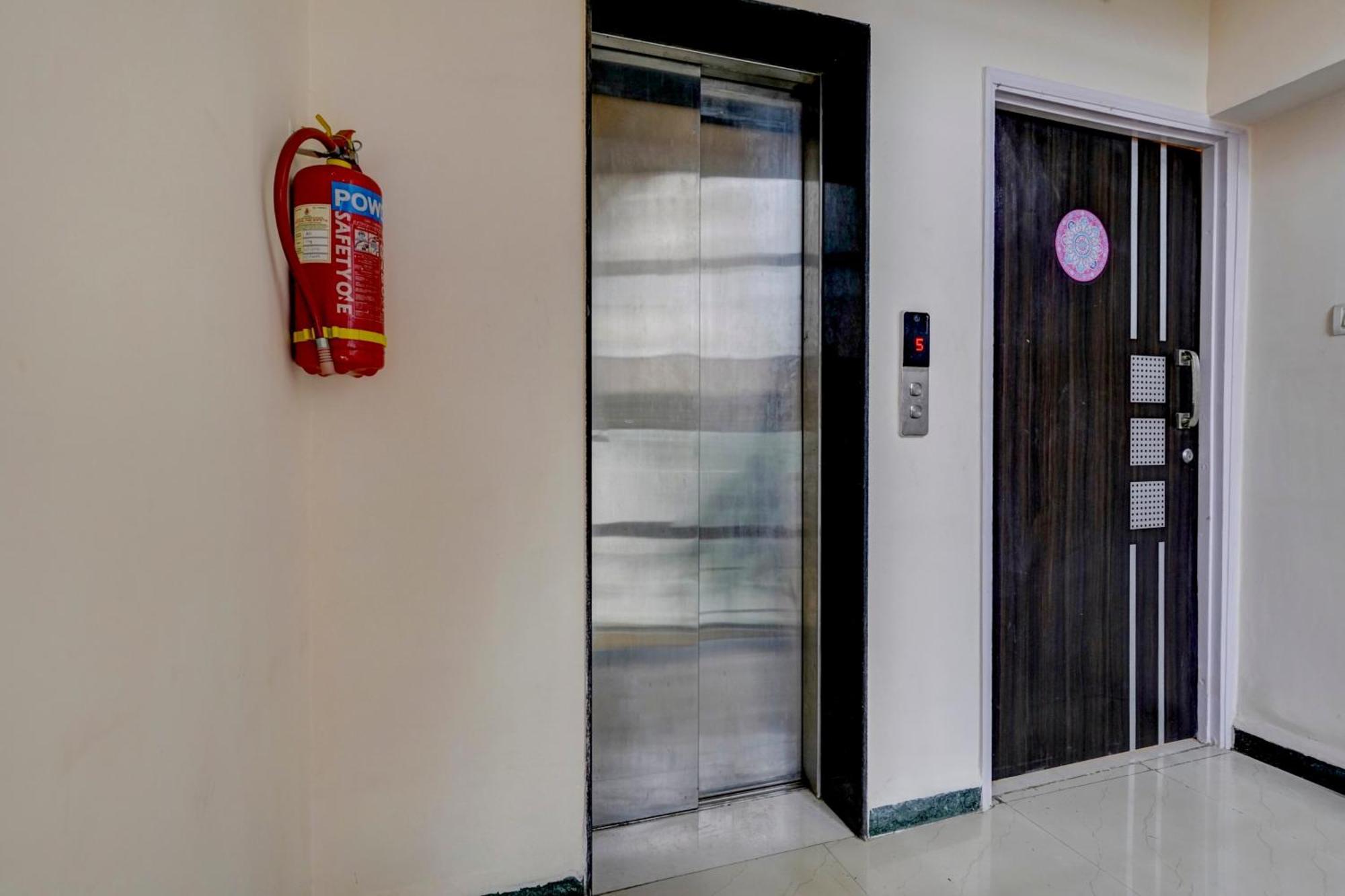 Rio Corporate House Hotel Mumbai Ngoại thất bức ảnh